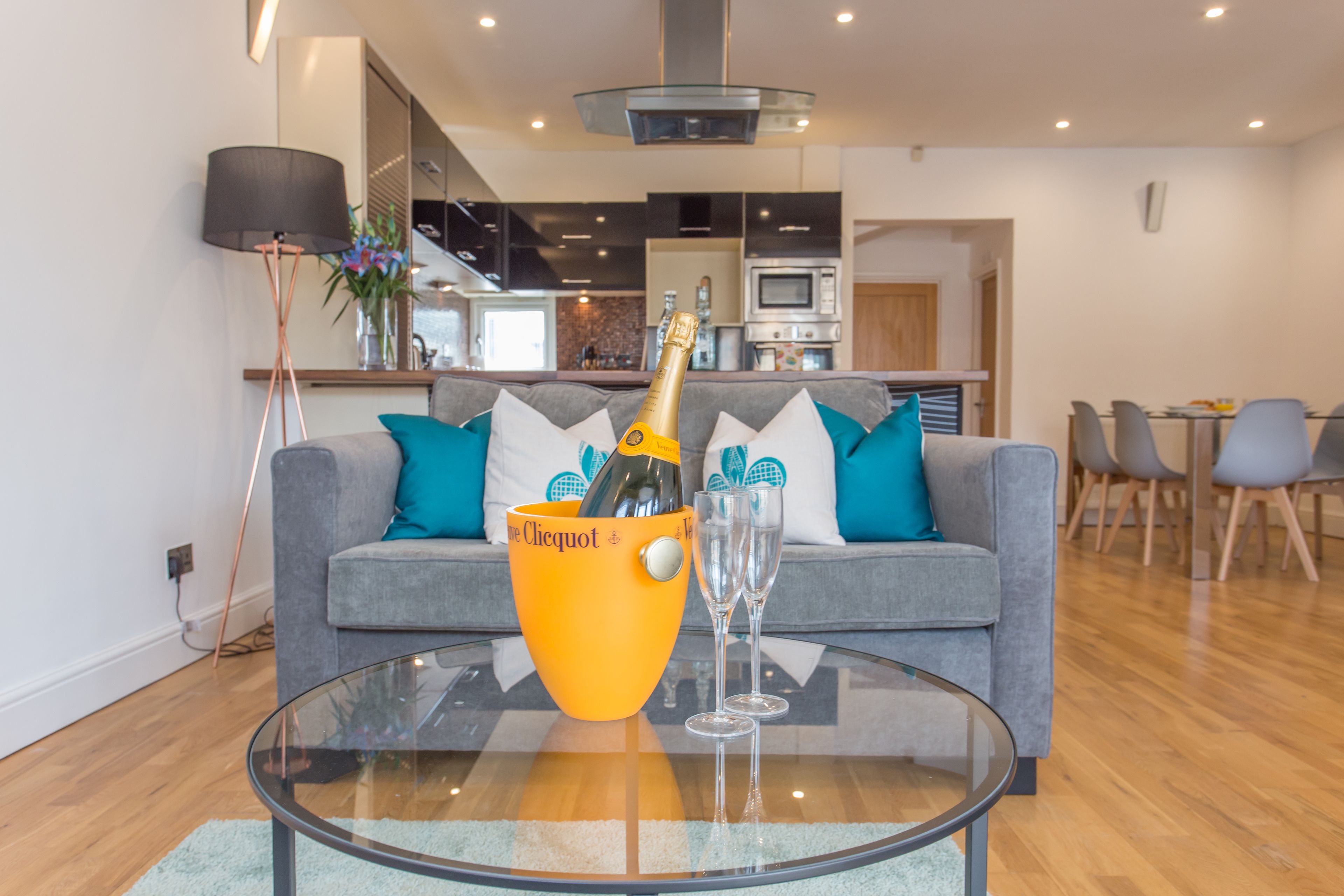 Apartment, 2 Bedrooms | Living area