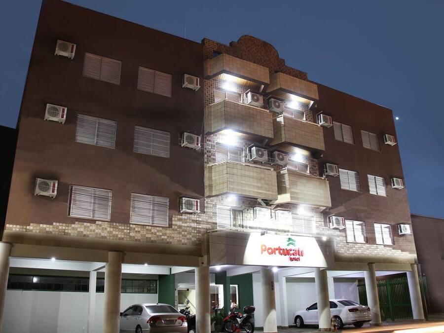 Overnatningsstedets facade – aften/nat