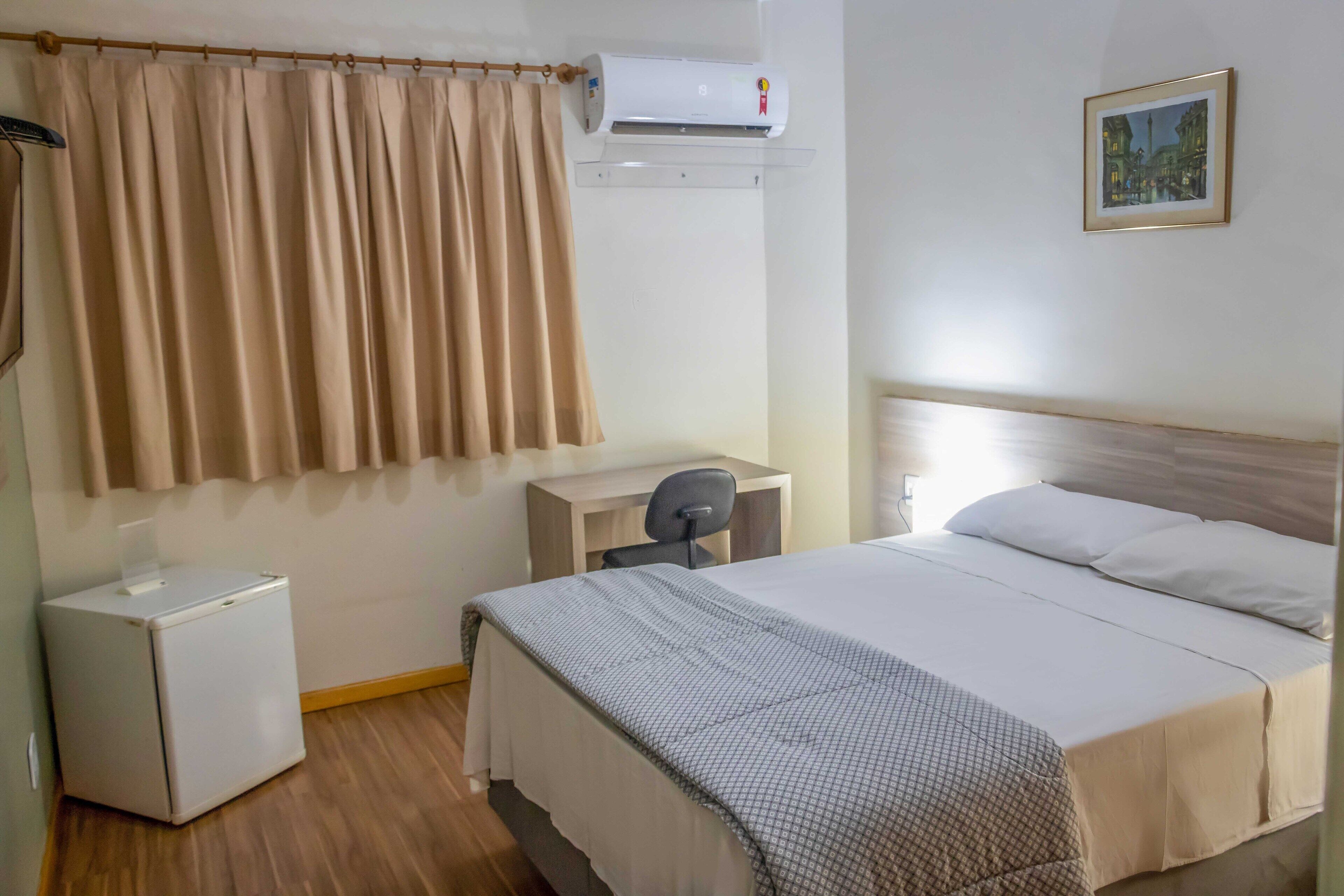 double room, 1 double bed, non smoking | minibar, desk, blackout curtains, free wifi