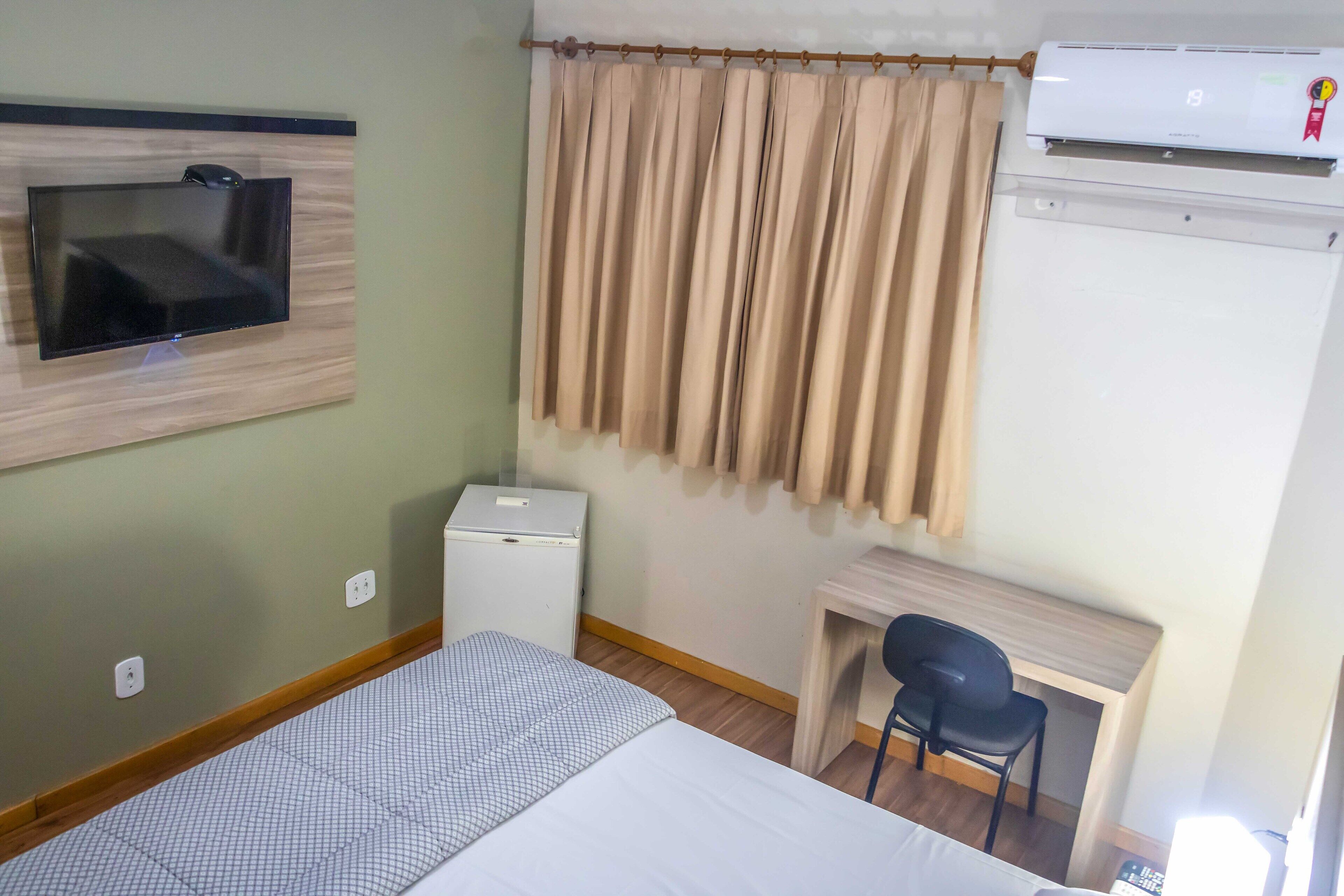 double room, 1 double bed, non smoking | minibar, desk, blackout curtains, free wifi