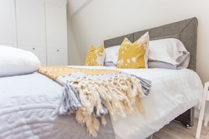 Apartamento, 2 habitaciones | 2 dormitorios, tabla de planchar con plancha, wifi gratis y ropa de cama