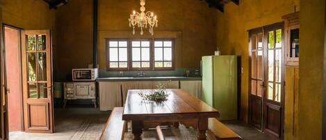 Exclusive Cottage, 1 King Bed, Accessible | Private kitchen