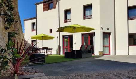 Terrace/patio. Hôtel La Bosselle