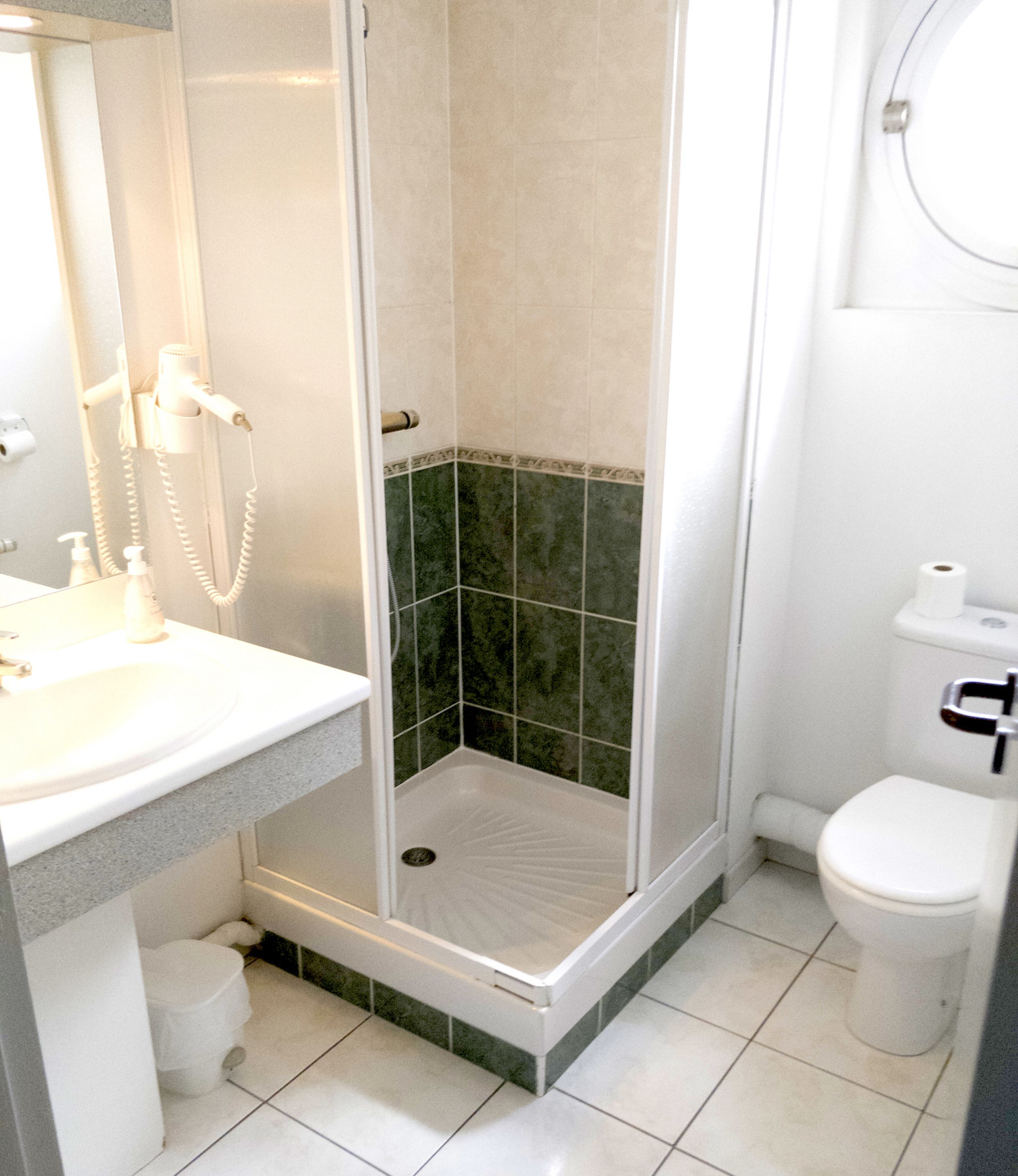 standard triple room | individually decorated, individually furnished, desk, blackout curtains