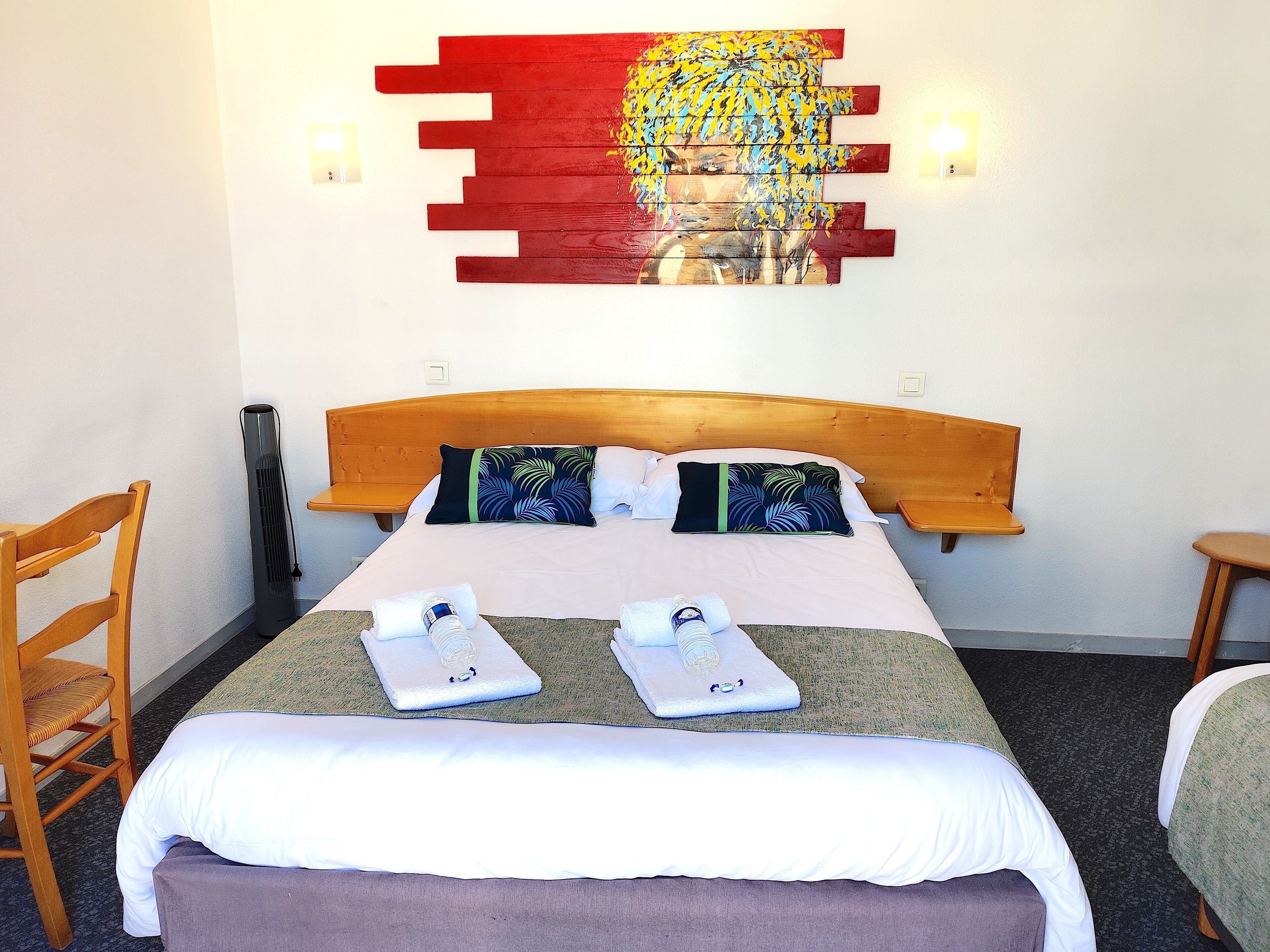 standard triple room | individually decorated, individually furnished, desk, blackout curtains