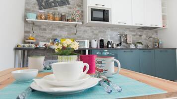 Free daily self-service breakfast