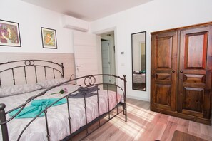 Double Room | Desk, free WiFi, bed sheets - B&B Borgo Antico (Treviso)
