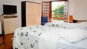 Single Room | Premium bedding, pillow-top beds, desk, blackout curtains