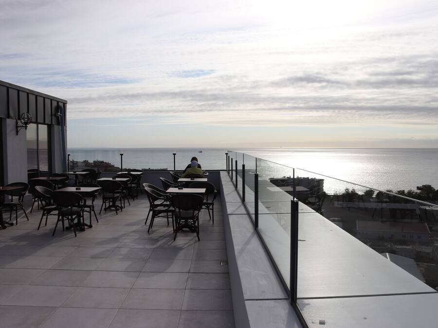 Aperto a colazione, pranzo e cena