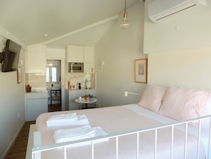 City Studio, Balcony | Private kitchen | Shared fridge, microwave