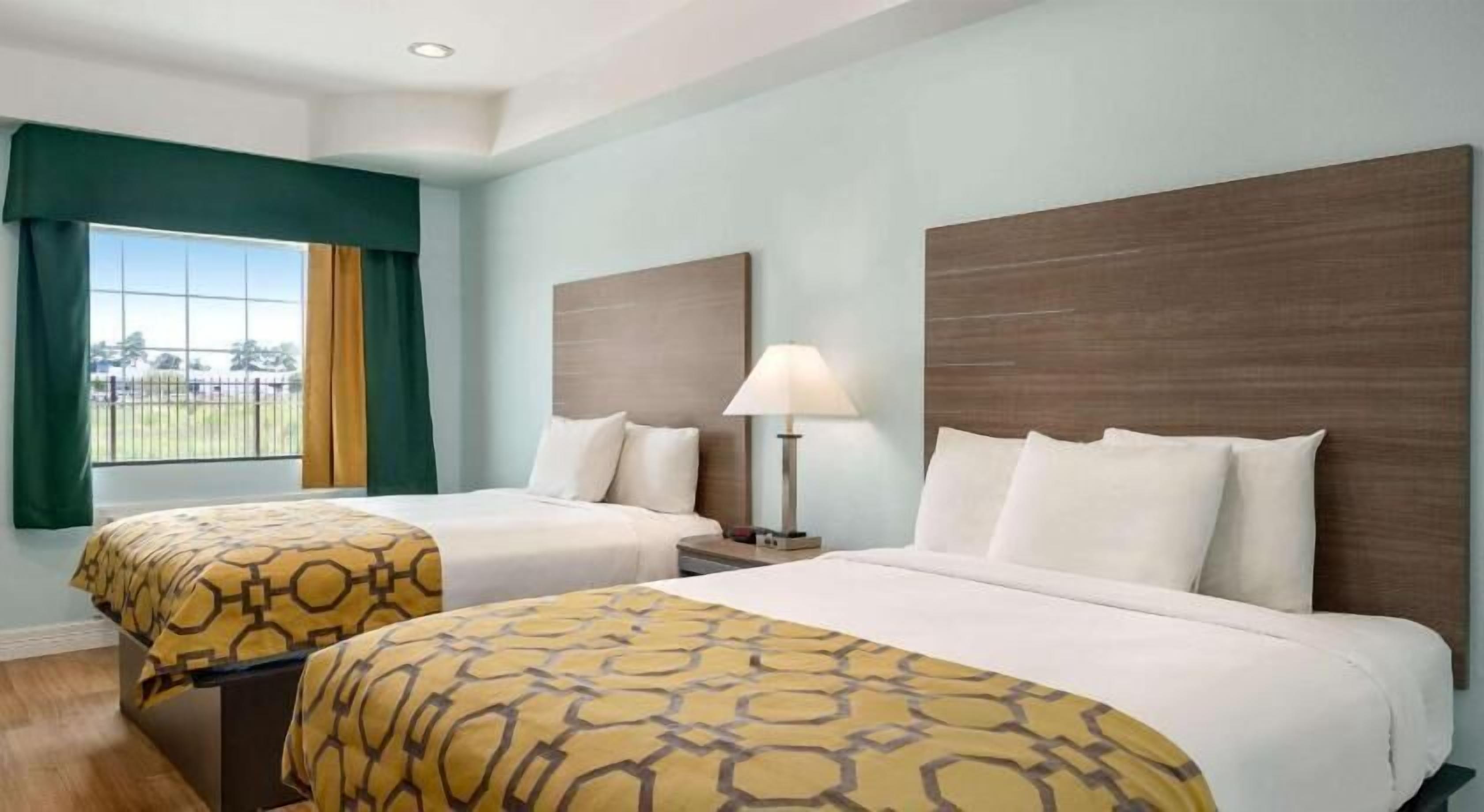 Decoración personalizada, muebles diferentes y escritorio 