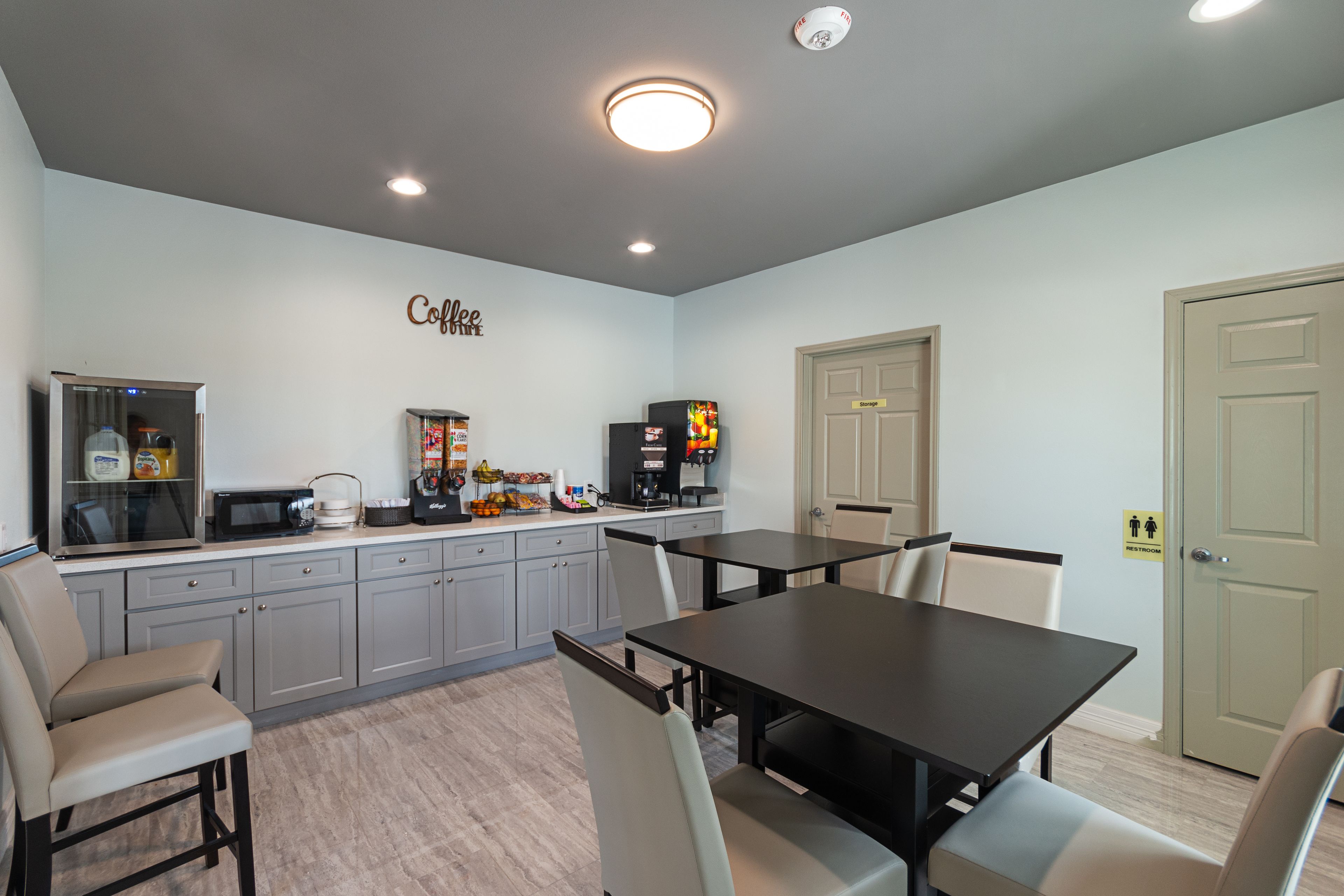 free daily continental breakfast