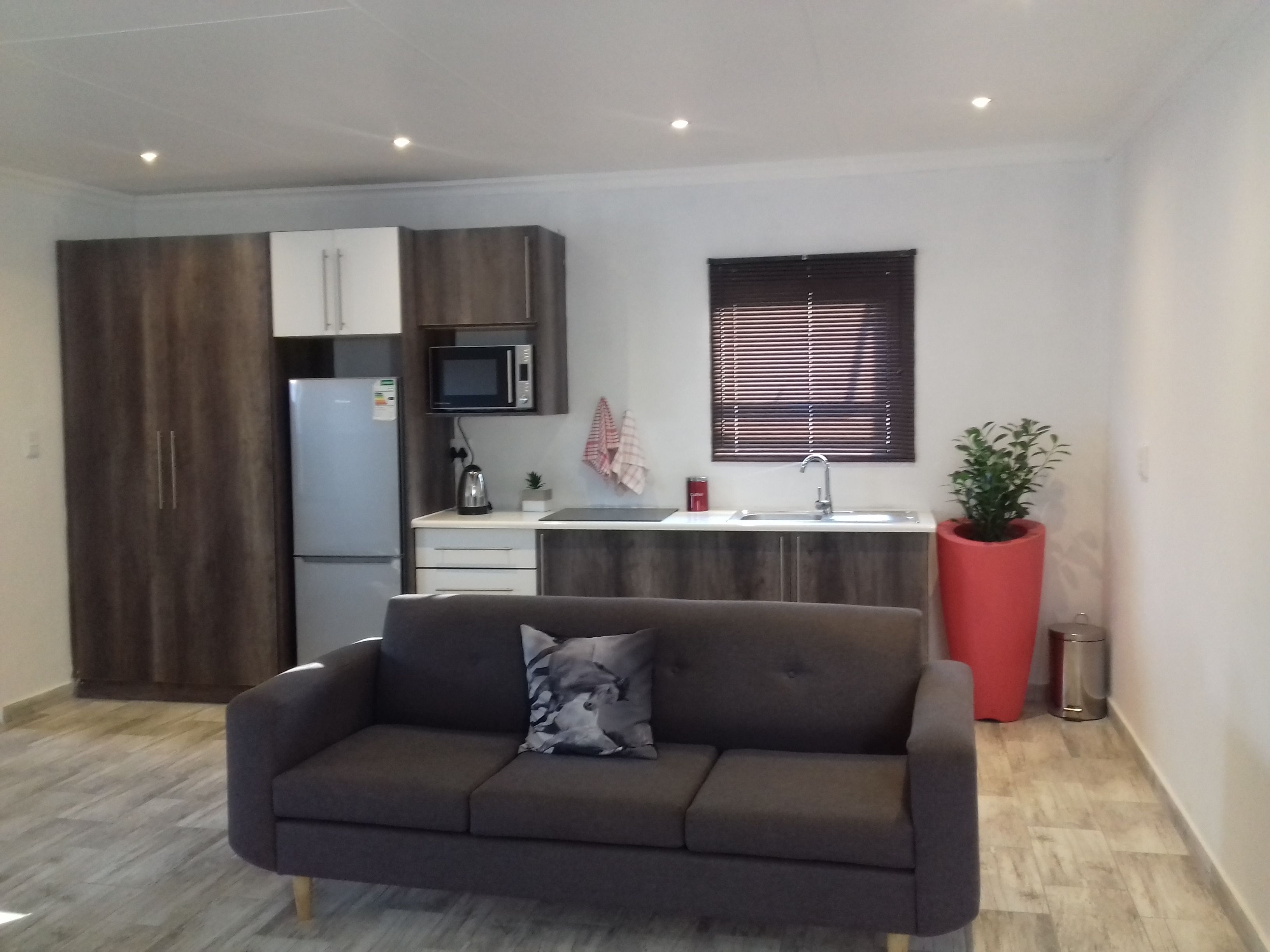 Deluxe Double Room, 1 Double Bed | Living area | Flat-screen TV