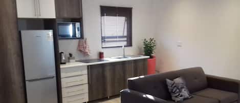 Deluxe Double Room, 1 Double Bed | Living area