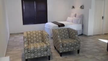 1 kamar tidur, seprai premium, meja kerja, dan Wi-Fi gratis