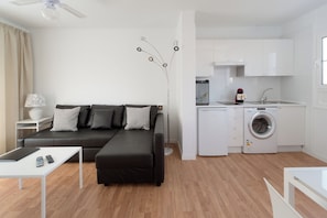 LED TV, DVD player - Villas Lanzasuites (Yaiza)