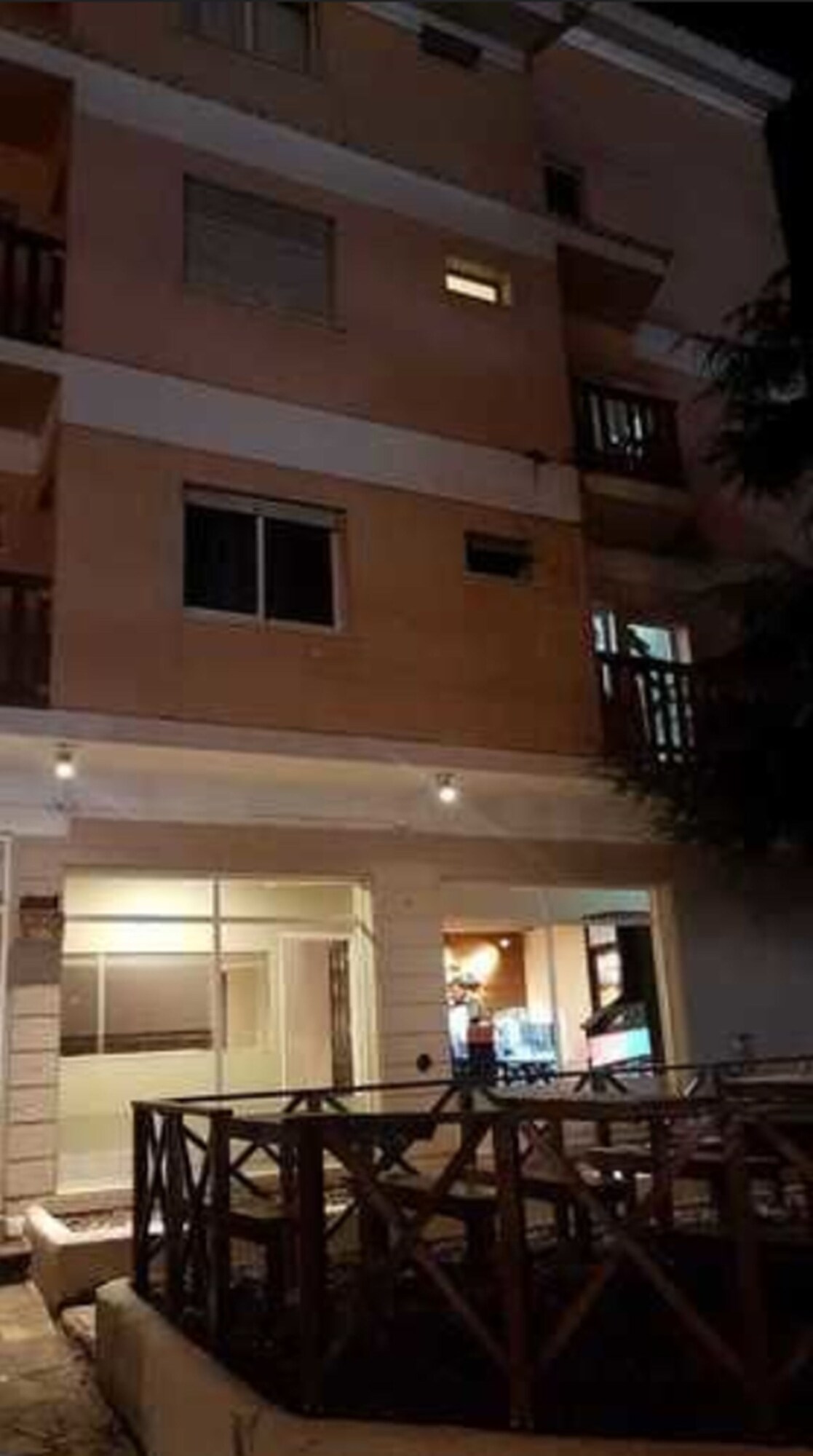 Fachada del alojamiento - Noche
