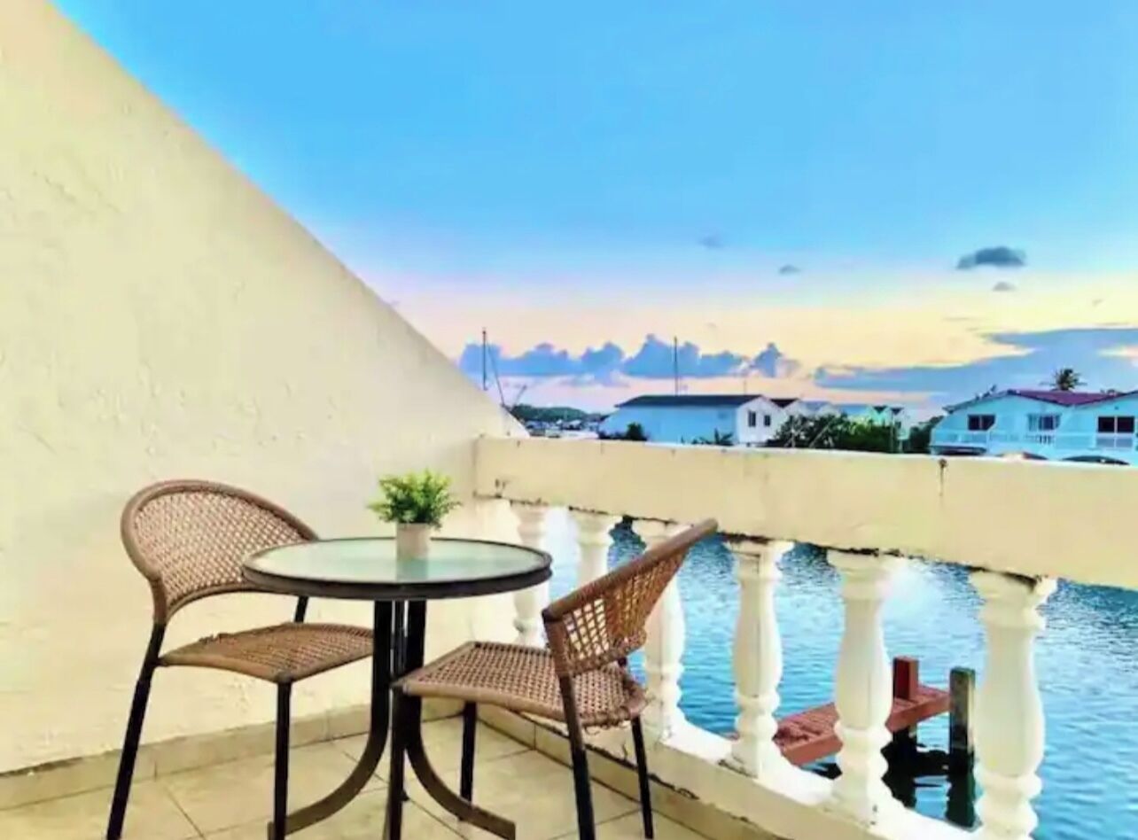 2 bedrooms, in-room safe, individually decorated, individually furnished