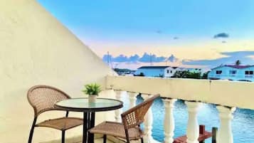 Townhouse Mewah, Beberapa Tempat Tidur, Bebas Asap Rokok | 2 kamar tidur, brankas, dan didekorasi berbeda-beda