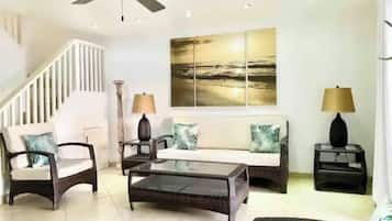 Luxury Townhome, Berbilang Katil, Non Smoking | 2 bilik tidur, peti besi dalam bilik, dihias secara berasingan
