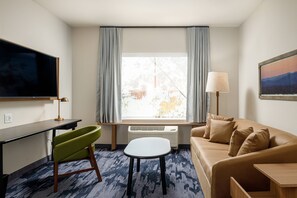 Suite, 1 King Bed, Non Smoking | Desk, iron/ironing board, free WiFi