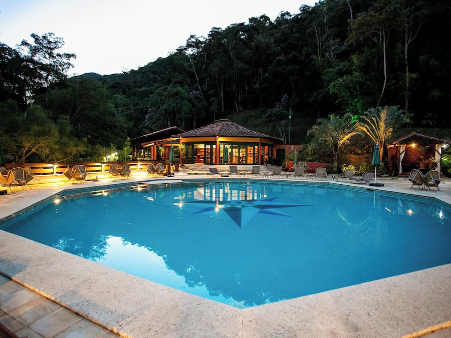 Indendørs pool, udendørs pool, liggestole