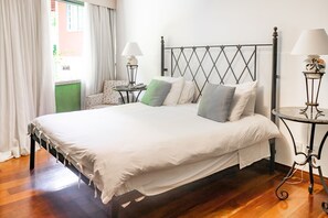 Suíte superior Luxo | Premium bedding, minibar, in-room safe, desk - Hotel Caminhos de Itaipava (Petrópolis)