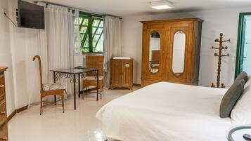 Suíte família com Hidro | Premium bedding, minibar, in-room safe, desk