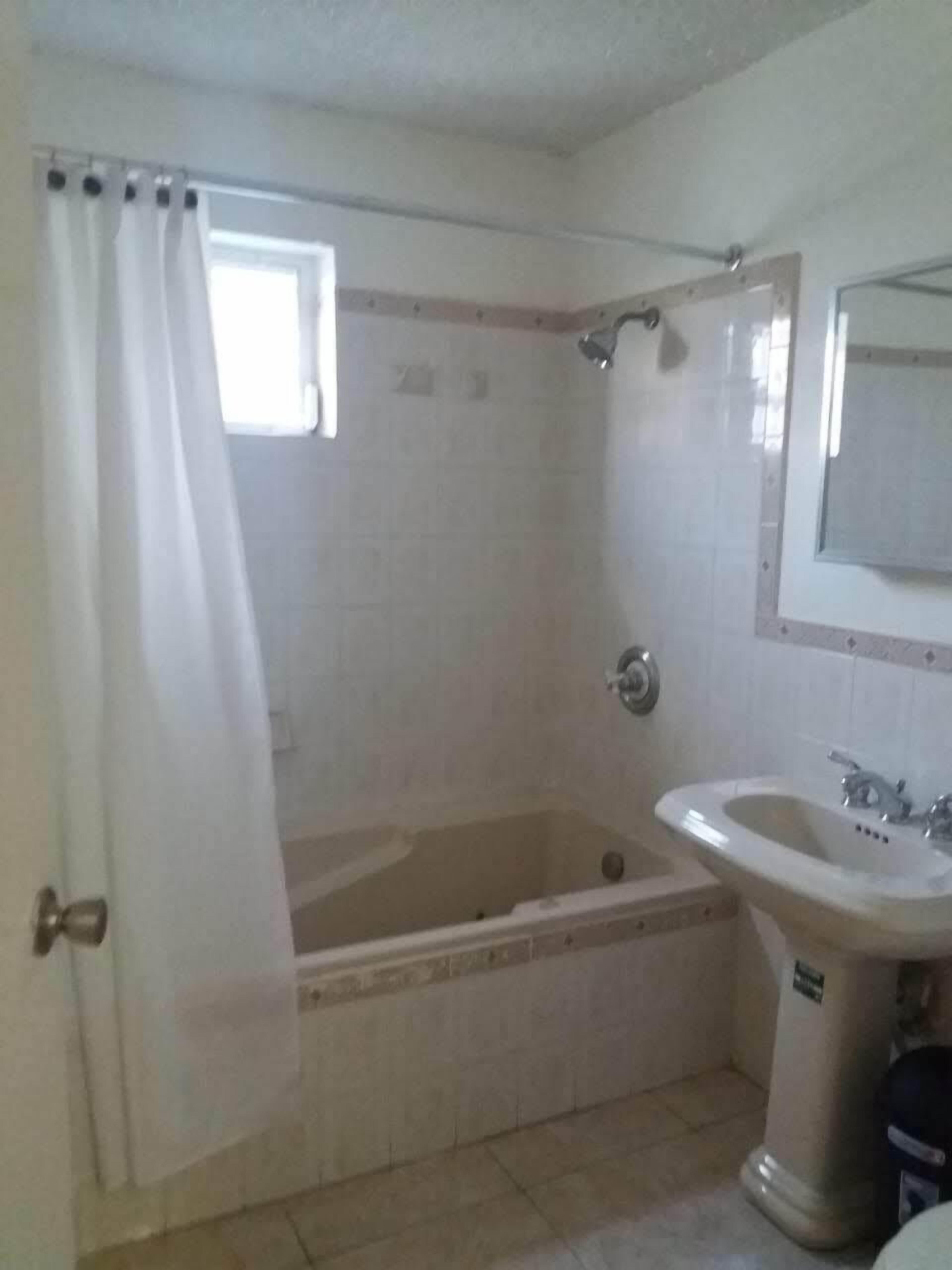 Studio Chateau - Manor Park, Kingston 8