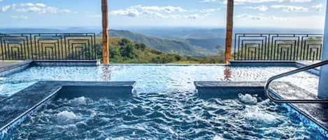 Indoor spa tub