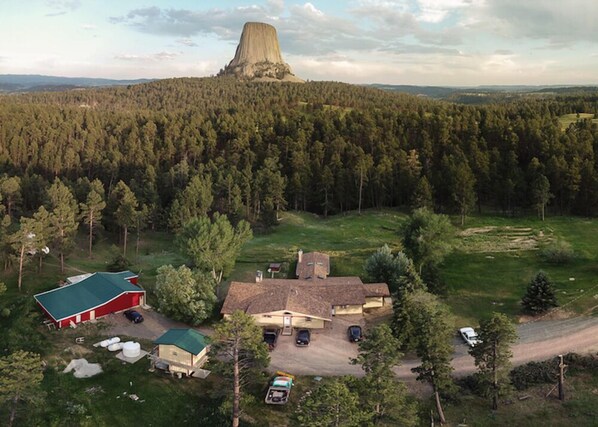 Exterior - Devils Tower Lodge (Devils Tower)