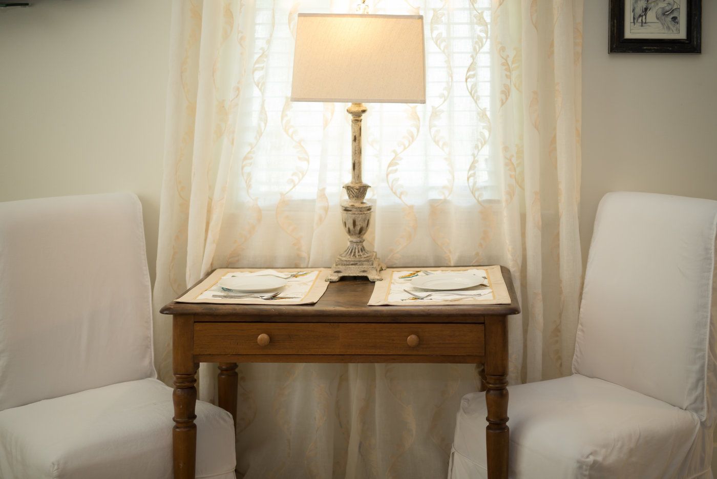 スタジオスイート キングベッド 1 台 禁煙 | 客室内のダイニングエリア