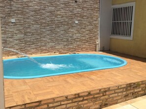 Outdoor pool - Casa com Lazer Completo (Cidade Ocidental)