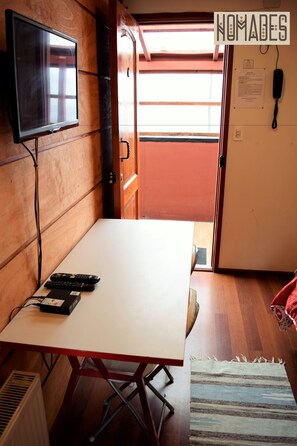 Apartamento básico | Servicio de la habitación