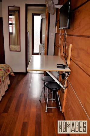 Basic Apartment | Free WiFi, bed sheets - Nomades Apart Hotel (Castro)