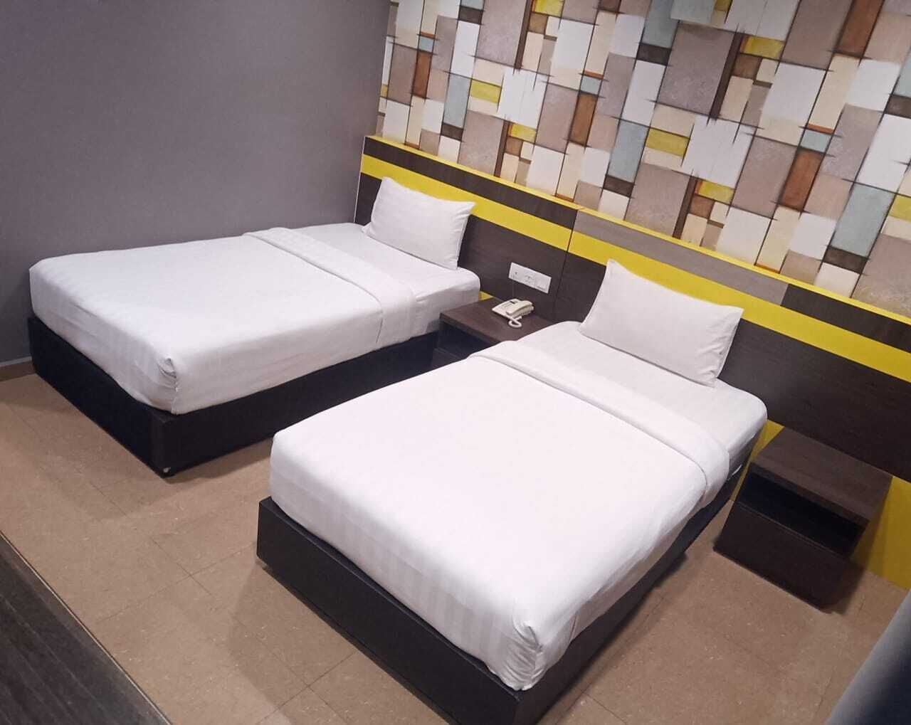 Standard Twin Room | Desk, iron/ironing board, free WiFi, bed sheets