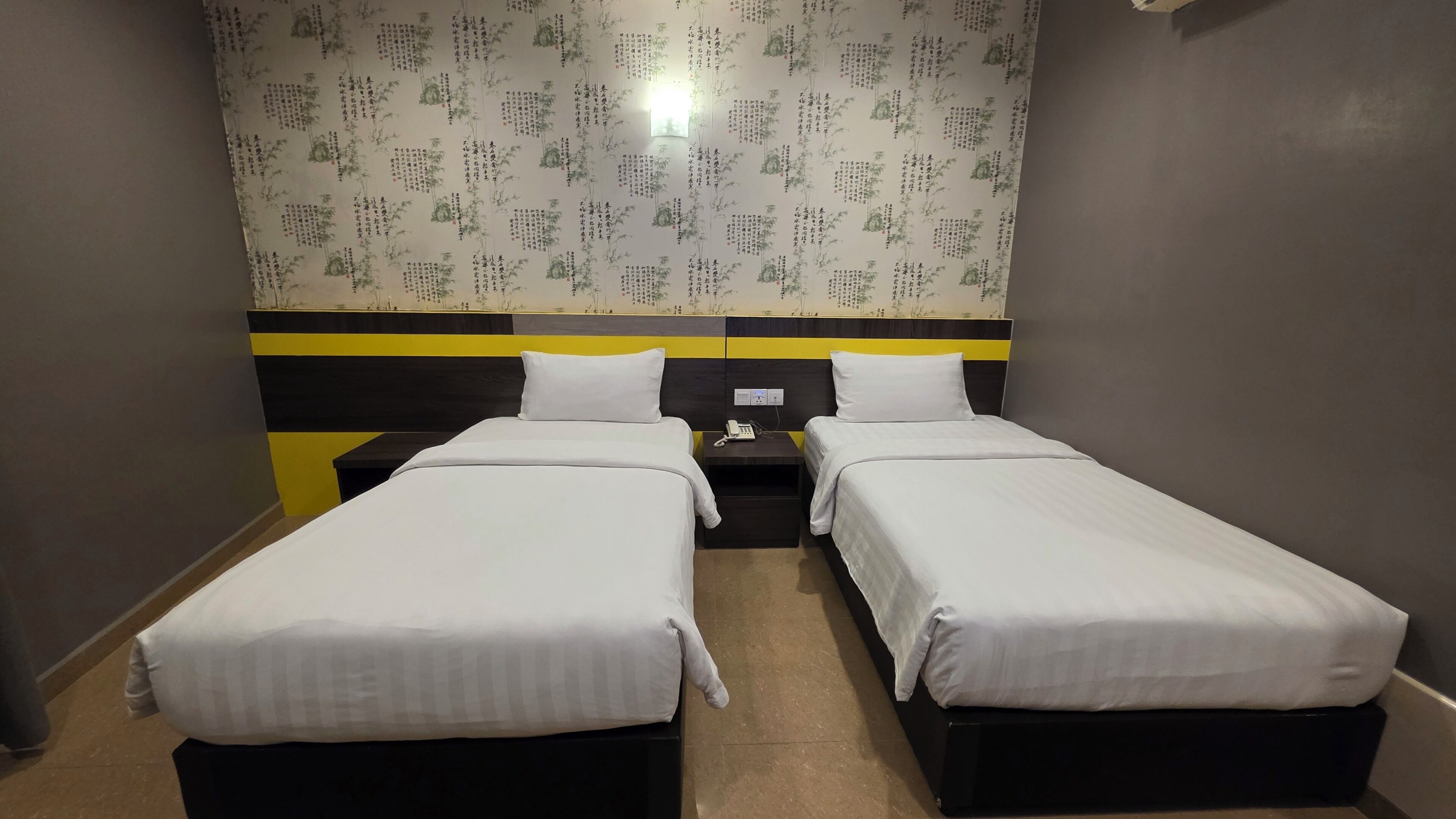 Standard Twin Room | Desk, iron/ironing board (on request), WiFi (free), bed sheets