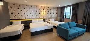 Family Suite | Desk, iron/ironing board (on request), WiFi (free), bed sheets - Kampar Boutique Hotel (Kampar)