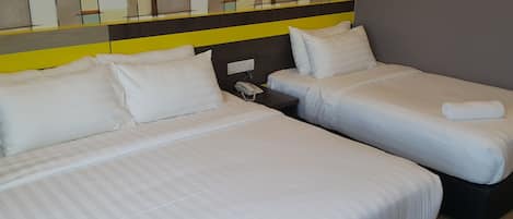 Deluxe Suite | Meja, seterika/papan seterika, Wi-fi percuma, cadar katil 