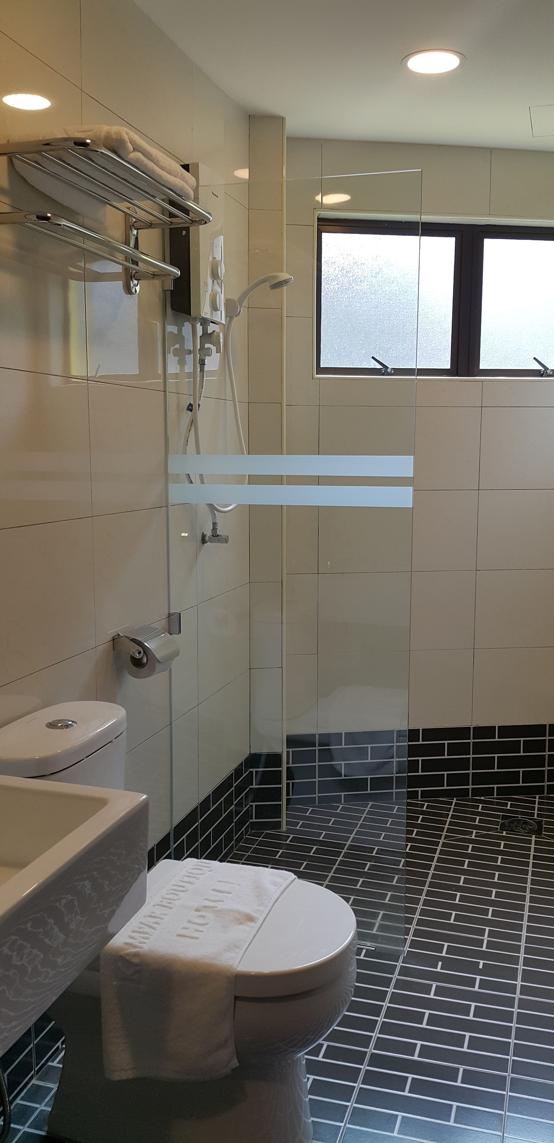 shower, free toiletries, hair dryer, slippers