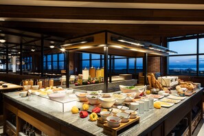 Desayuno buffet (JPY 2700 por persona)