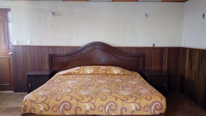 Blackout drapes, iron/ironing board, free WiFi, bed sheets - Hotel Las Vegas Cordoba (Córdoba)