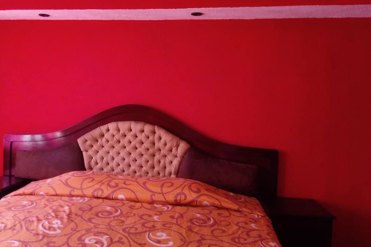 Cortinas blackout, tabla de planchar con plancha y wifi gratis