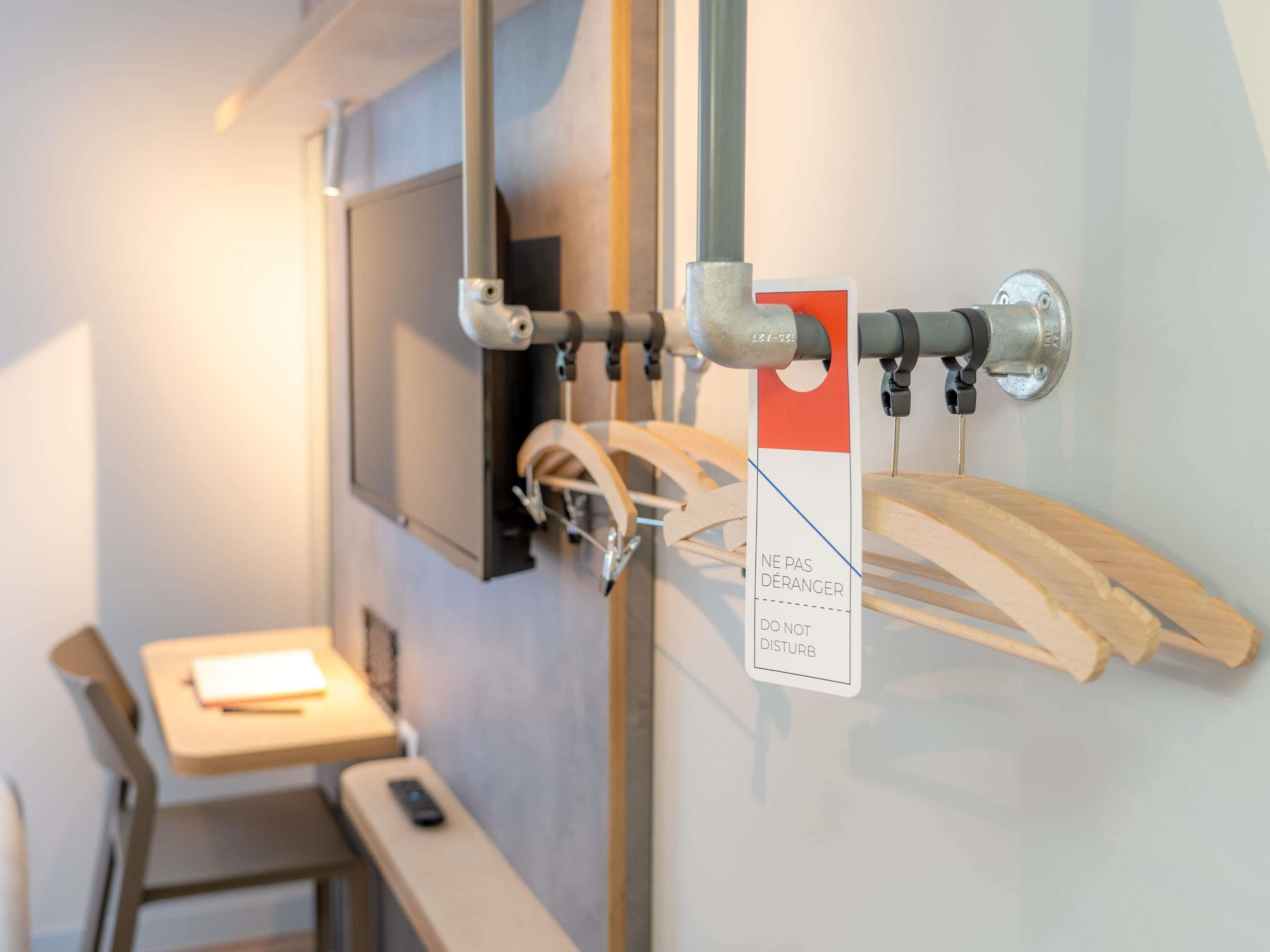 Habitación familiar, varias camas | Escritorio, espacio para trabajar con laptop y insonorización 