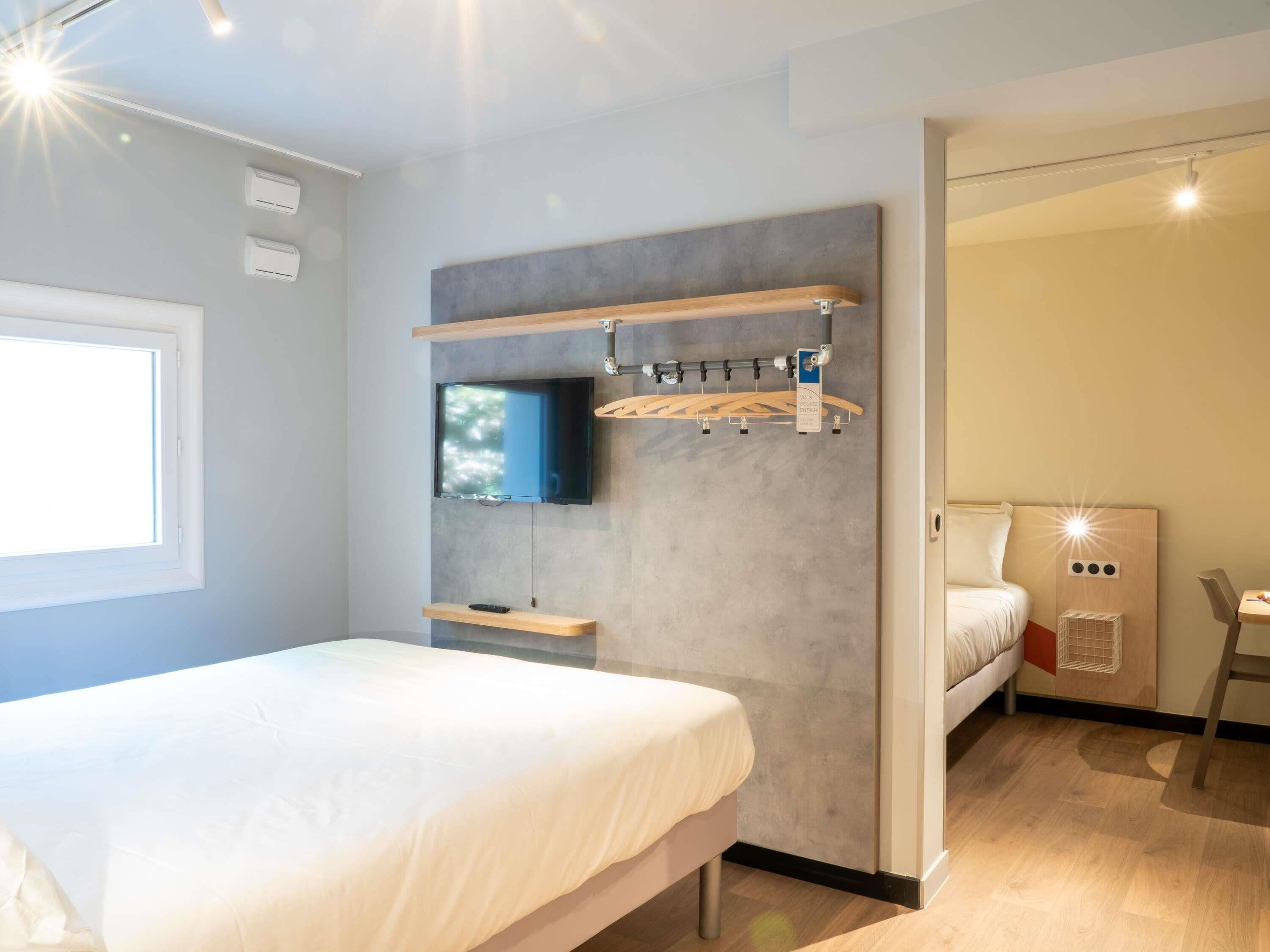 Family Room, Multiple Beds