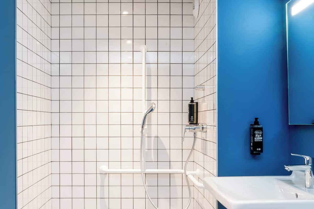 Room, 1 Double Bed, Accessible | Desk, laptop workspace, free cribs/infant beds, free WiFi