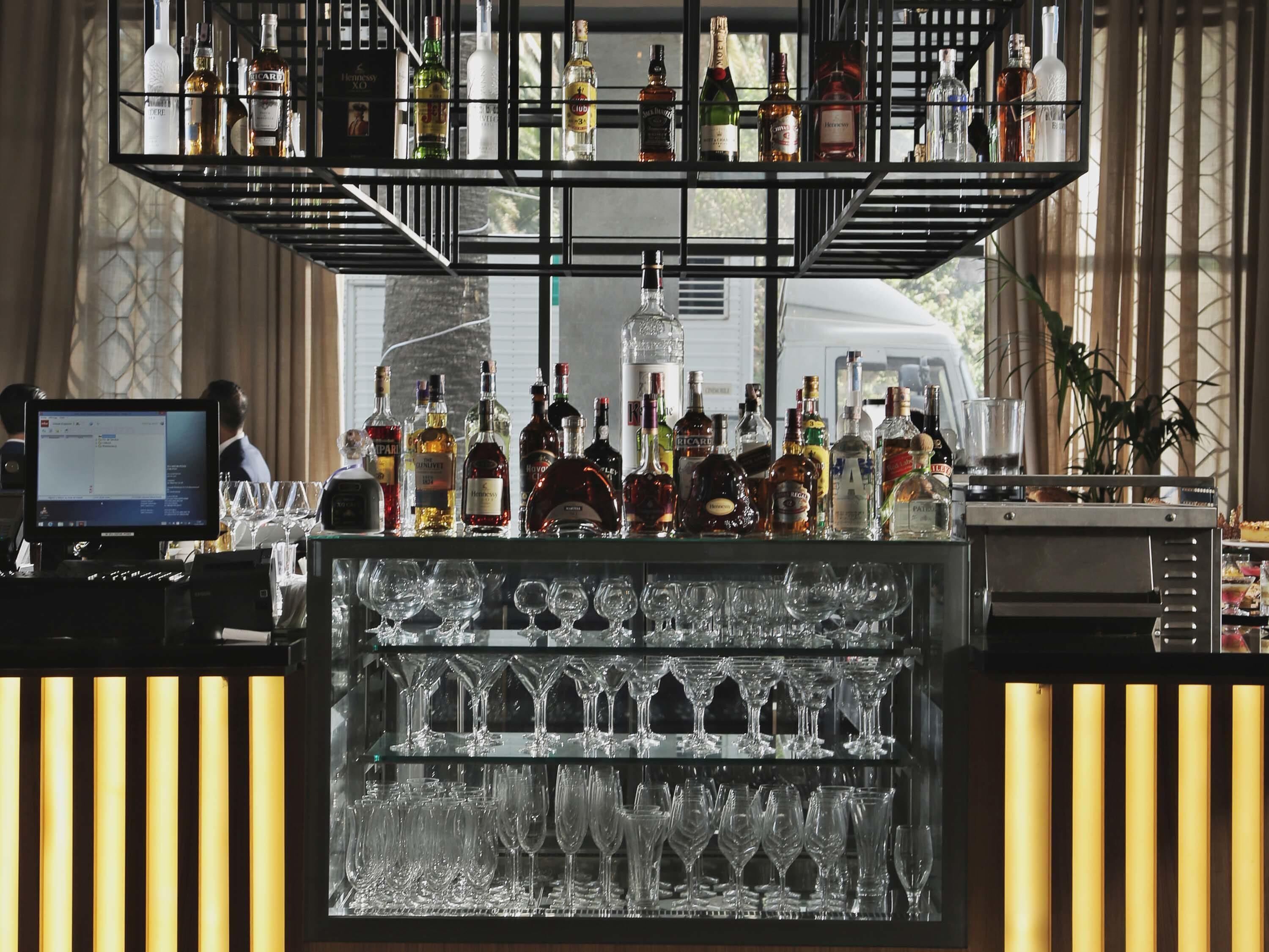 酒吧（店内）
