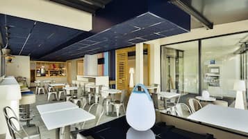 TĂ€gliches FrĂŒhstĂŒcksbuffet (9.90 EUR pro Person)