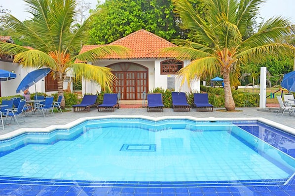 Outdoor pool, pool umbrellas