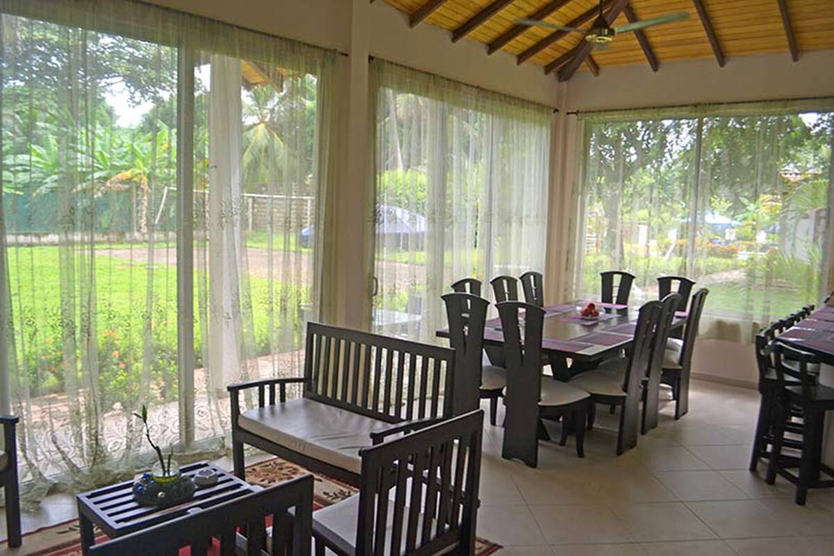 Family House, 3 Bedrooms (15 people) | Living area | Flat-screen TV, DVD player